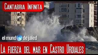 CASTRO URDIALES | El mar se desborda en el paseo martimo de Ostende