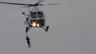 Rescate martimo en Comillas, con helicptero del 112