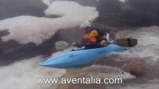 Kayak en el ro Hjar (Alto Campoo)